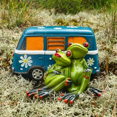 Robert und Claudia vorm Camper