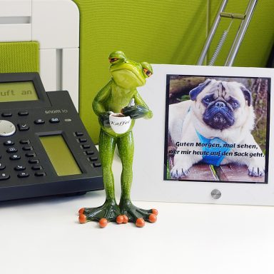 Roberts erster Kaffee im Büro